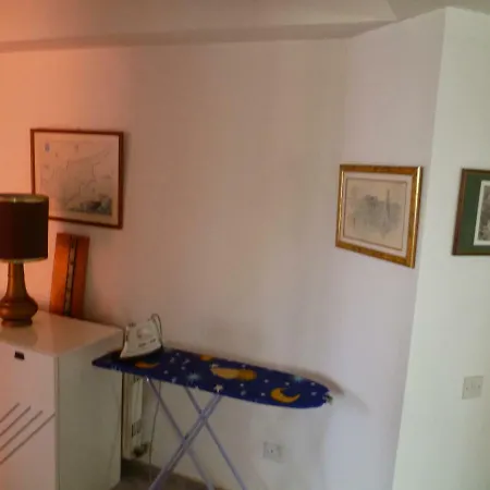 Private Deluxe With Balcony At Datacom Building 홈스테이 니코시아