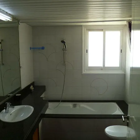 民宿 Private Deluxe With Balcony At Datacom Building 尼科西亚